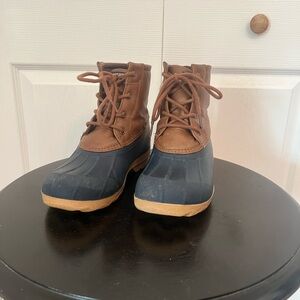 Sperry Kids Brown and Navy Duck Boots – Waterproof Outdoor Ankle Boots